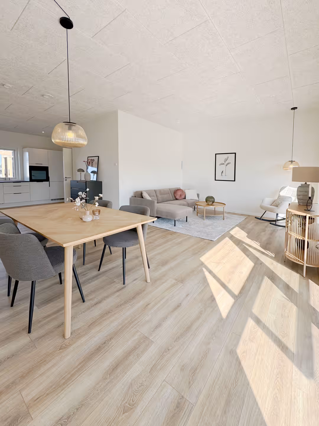 Billede 2 fra lejemålet på Æblerosen 27, 7190 Billund