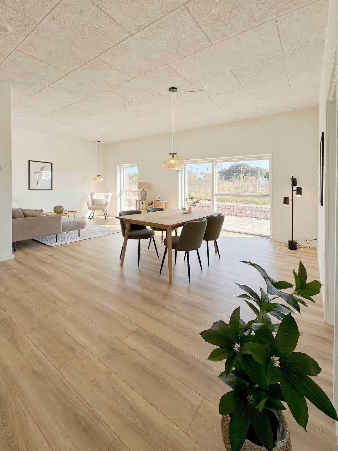 Billede 1 fra lejemålet på Æblerosen 27, 7190 Billund